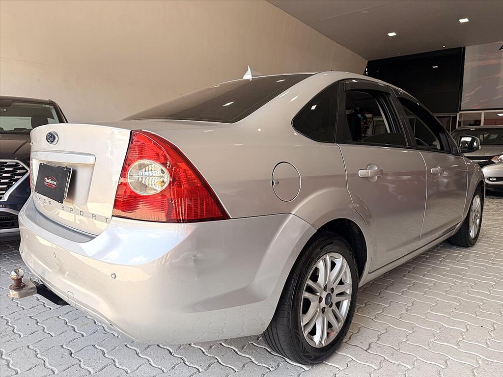 Ford Focus - 2.0 GLX SEDAN 16V FLEX 4P AUTOMÁTICO