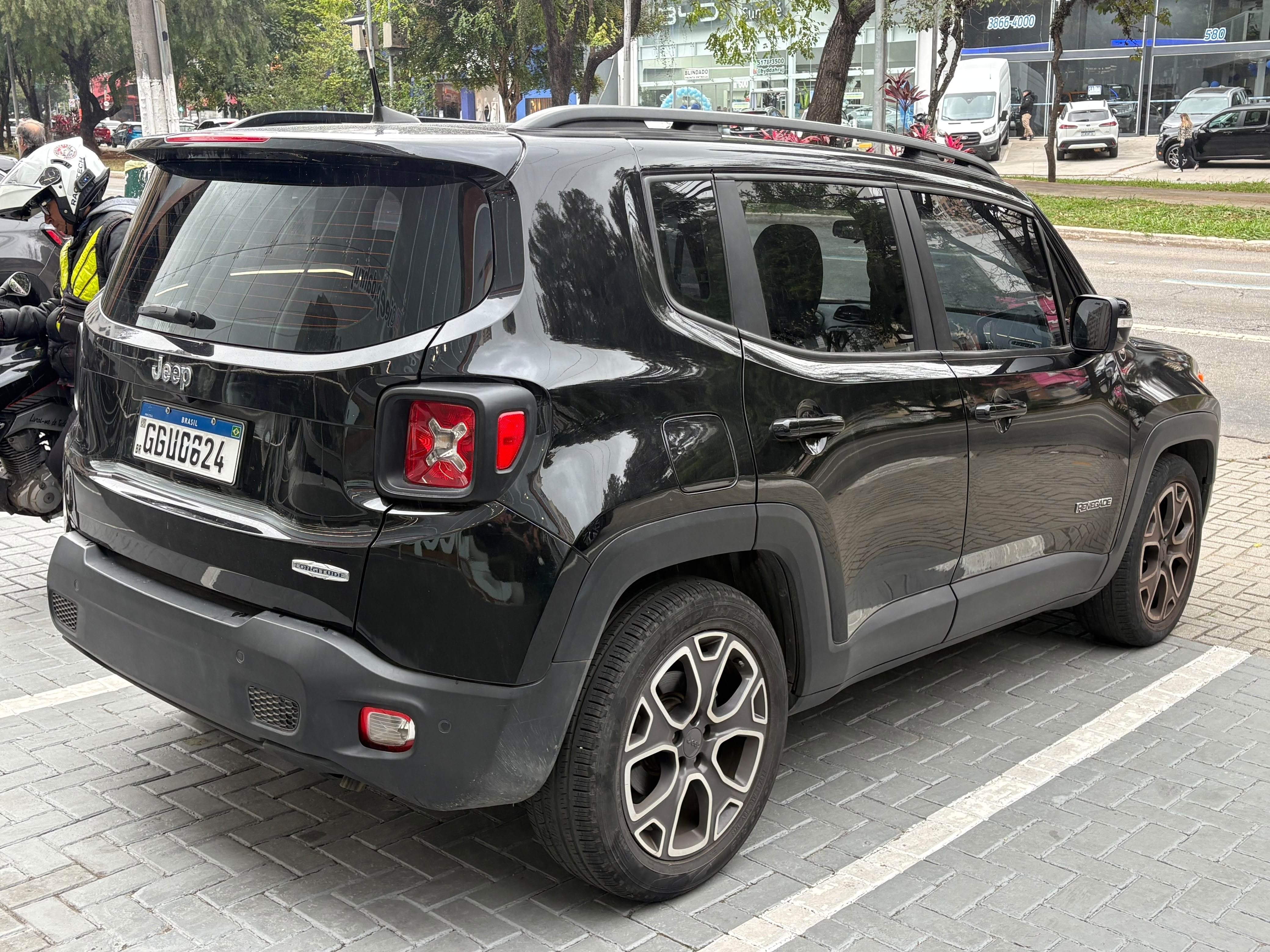 RENEGADE 1.8 16V FLEX LONGITUDE 4P AUTOMÁTICO3