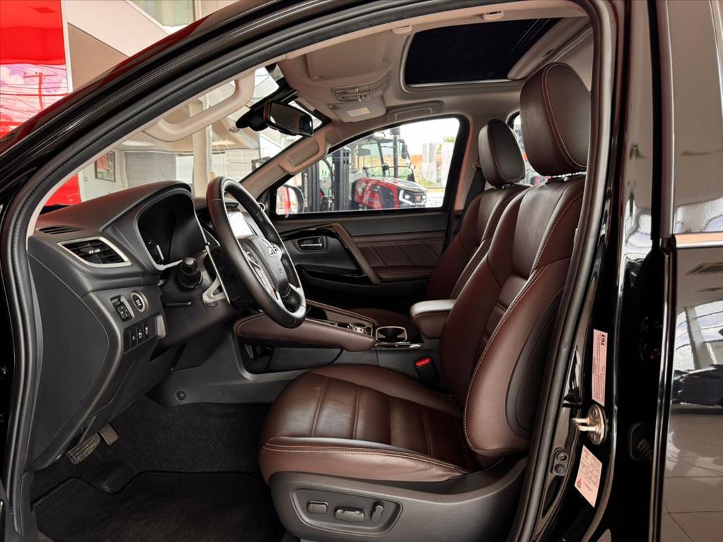 Mitsubishi-PAJERO SPORT-2.4 16V MIVEC TURBO DIESEL LEGEND BLACK AWD AUTOMÁTICO