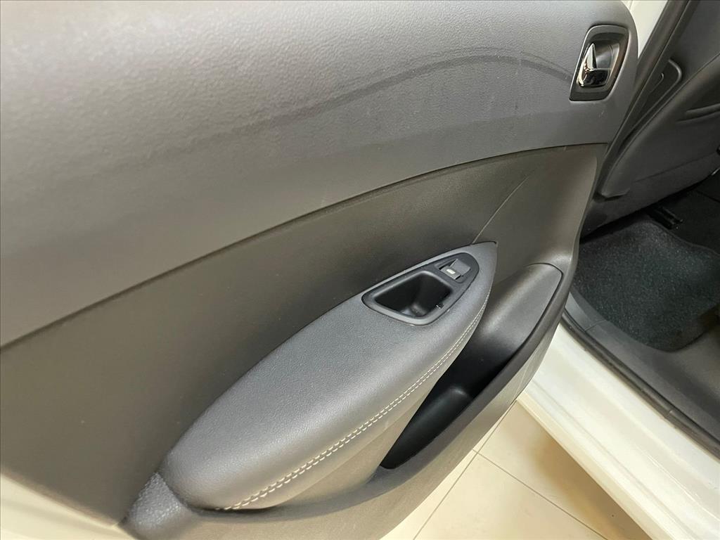 Peugeot-308-1.6 GRIFFE THP 16V FLEX 4P AUTOMÁTICO