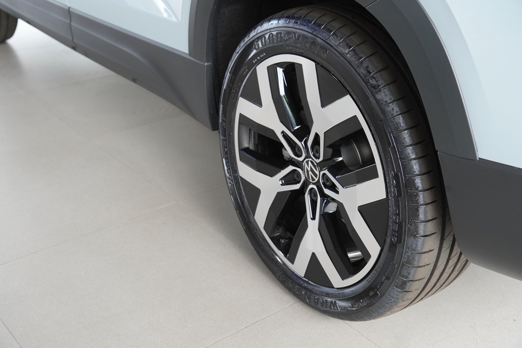 TAOS 1.4 250 TSI TOTAL FLEX HIGHLINE AUTOMÁTICO2
