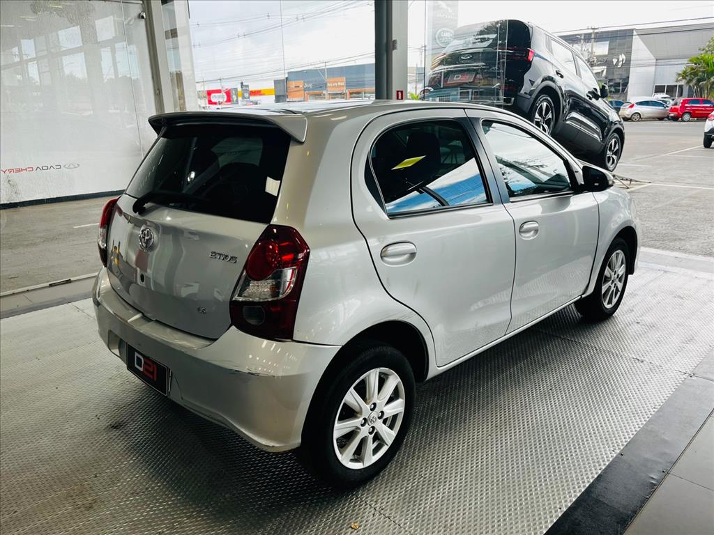 Toyota-ETIOS-1.5 X PLUS 16V FLEX 4P AUTOMÁTICO