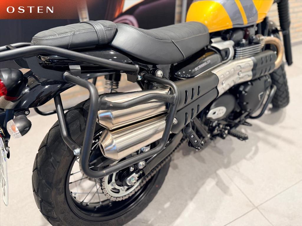 TRIUMPH-SCRAMBLER-900