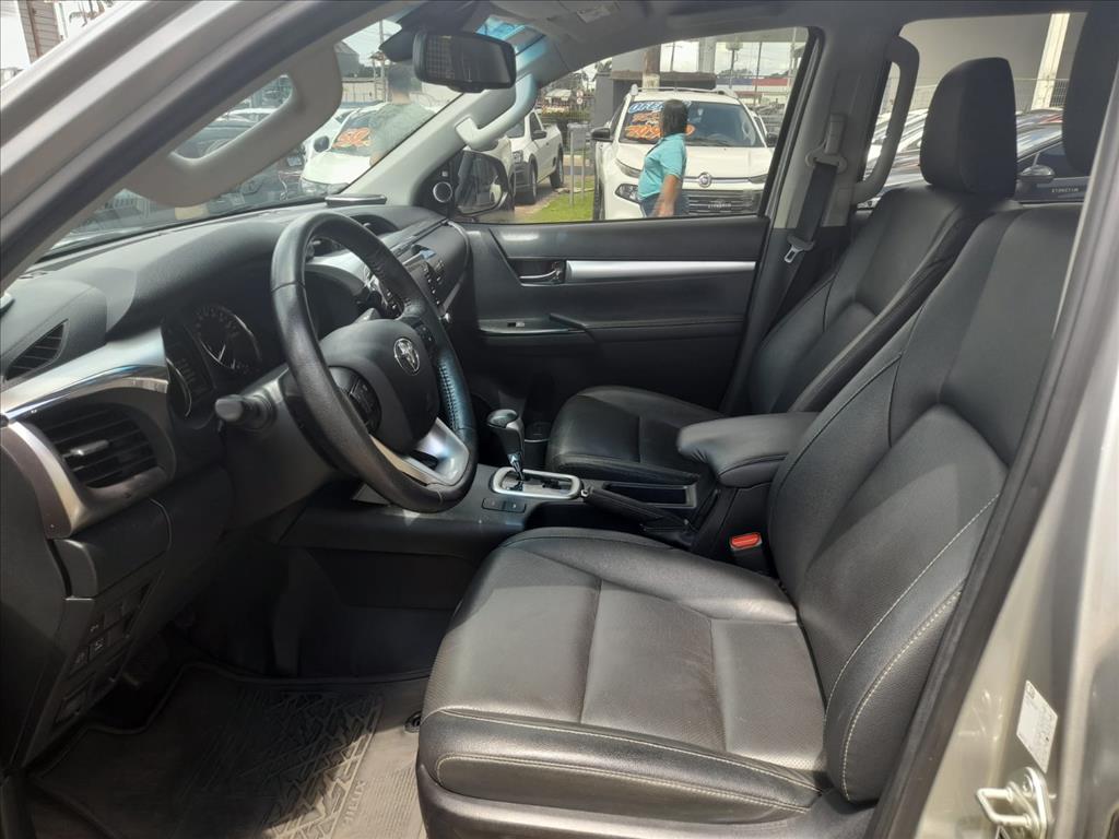 HILUX 2.8 D-4D TURBO DIESEL CD SRX 4X4 AUTOMÁTICO9