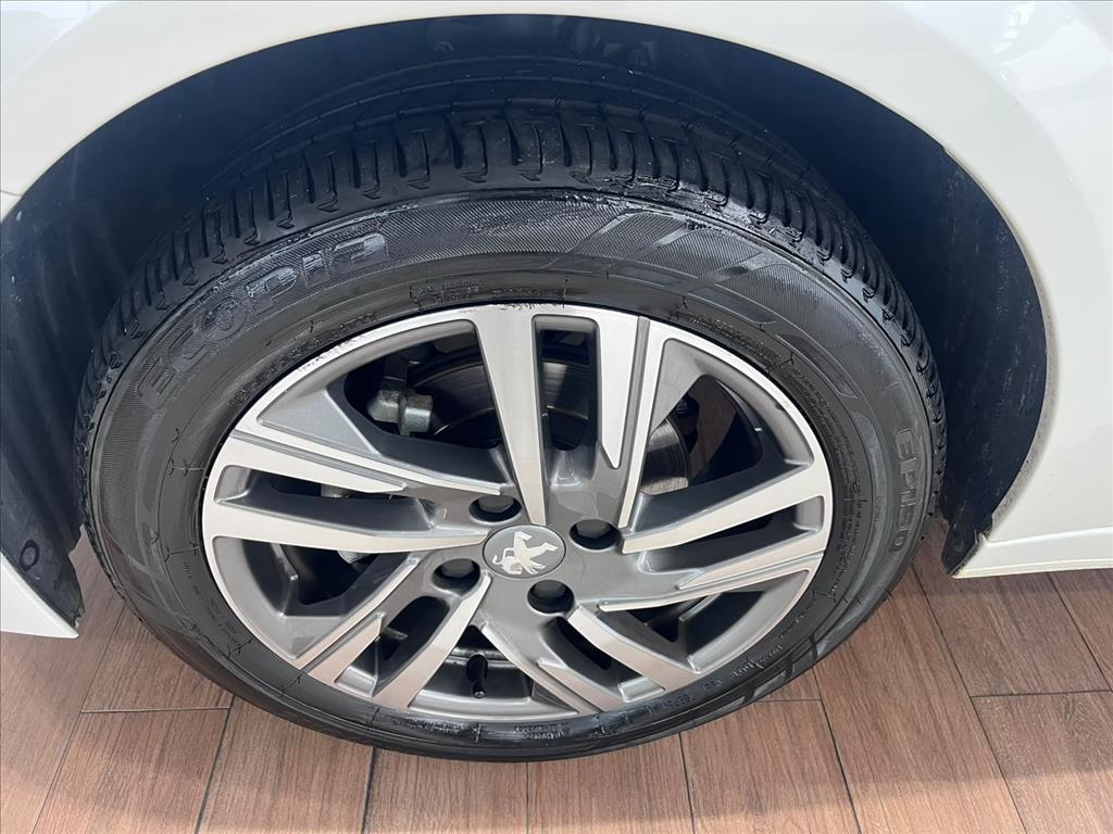 Peugeot-208-1.6 16V FLEX ALLURE AT6