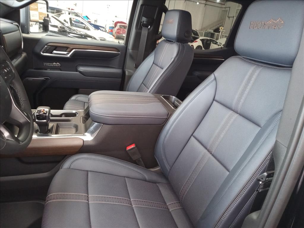 SILVERADO 5.3 V8 GASOLINA 1500 HIGH COUNTRY 4X4 AUTOMÁTICO12