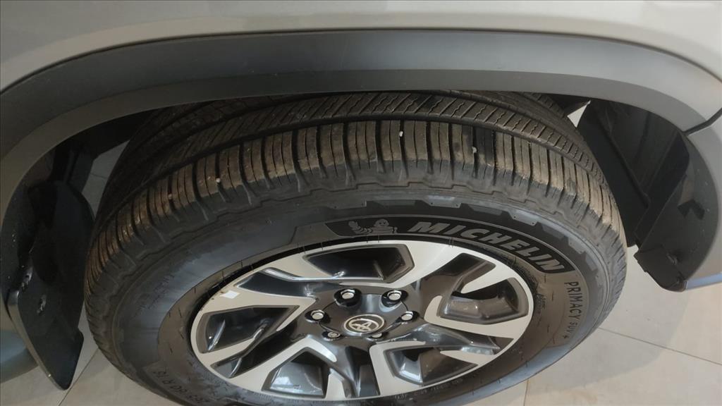 HILUX SW4 2.8 D-4D TURBO DIESEL SRX PLATINUM 7L 4X4 AUTOMÁTICO6