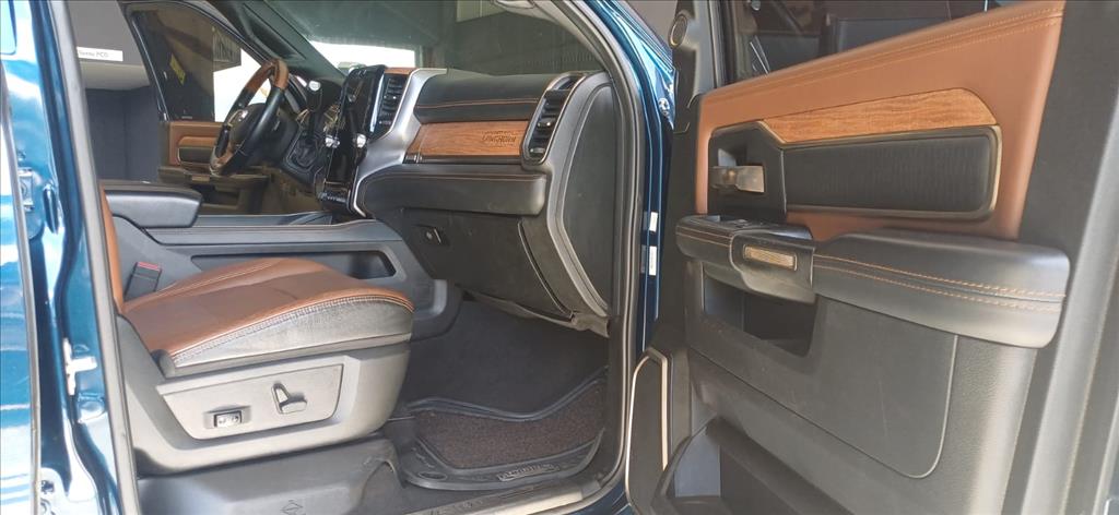 3500 6.7 I6 TURBO DIESEL LARAMIE CD 4X4 AUTOMÁTICO6