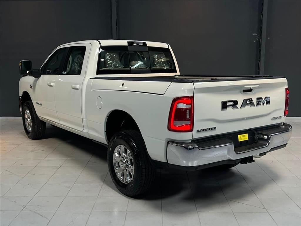 2500 6.7 I6 TURBO DIESEL LARAMIE CD 4X4 AUTOMÁTICO3