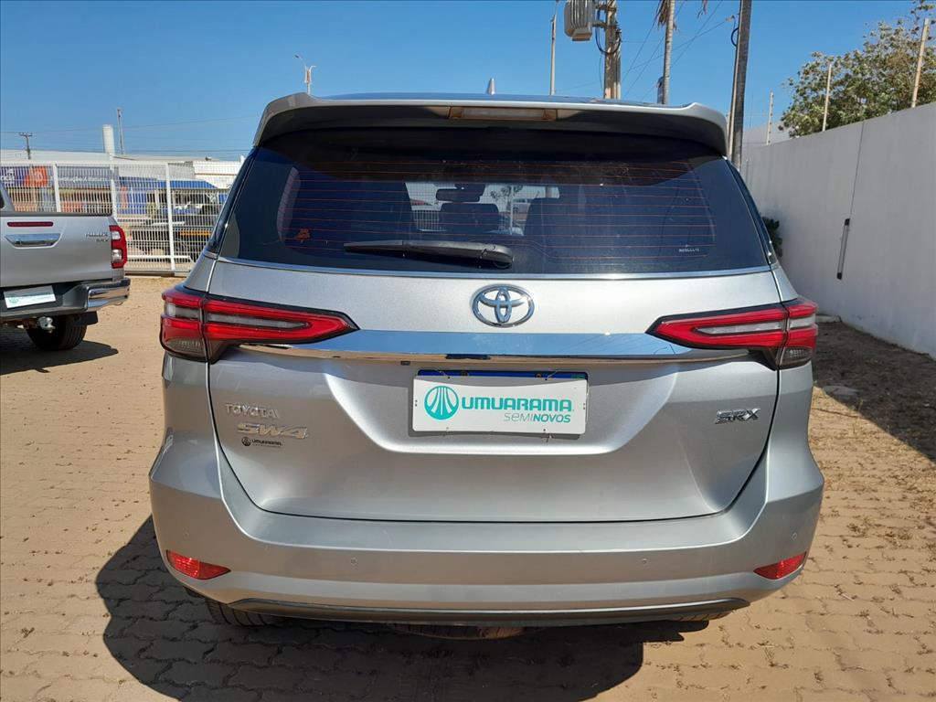 HILUX SW4 2.8 D-4D TURBO DIESEL SRX 7L 4X4 AUTOMÁTICO4