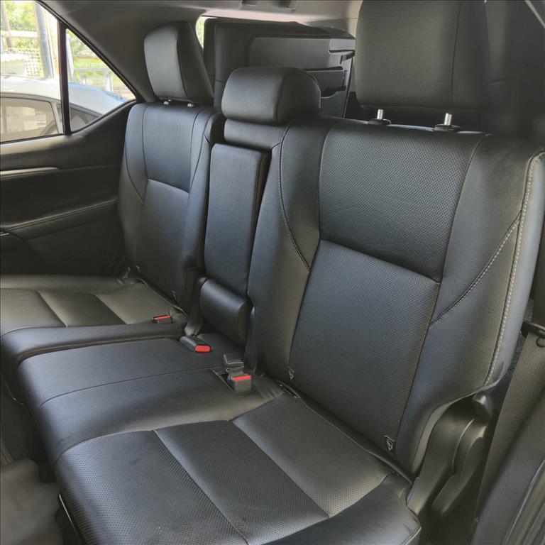 HILUX SW4 2.8 D-4D TURBO DIESEL SRX 7L 4X4 AUTOMÁTICO16