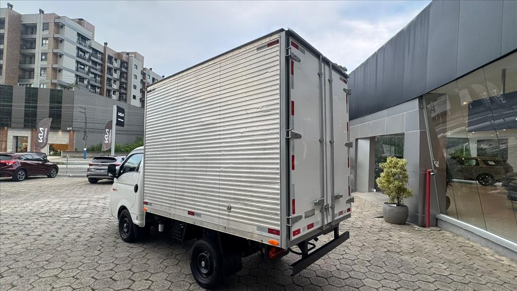 HR 2.5 LONGO SEM CAÇAMBA 4X2 16V 130CV TURBO INTERCOOLER DIESEL 2P MANUAL6