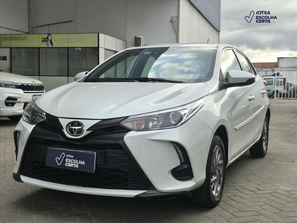 Toyota YARIS 2024