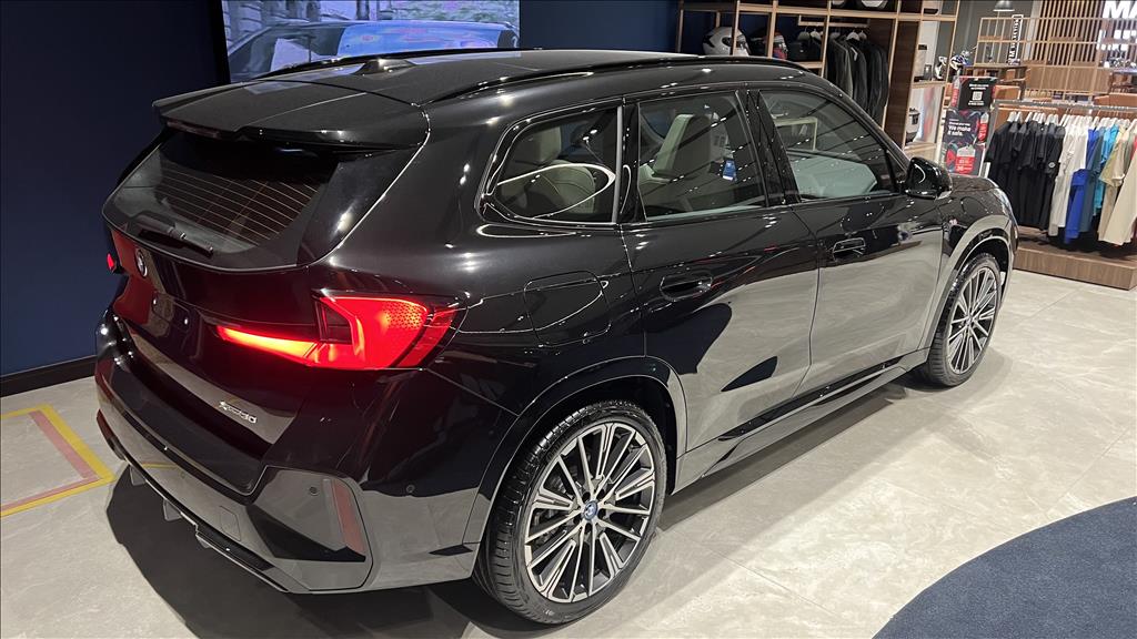 iX1 ELÉTRICO XDRIVE30 M SPORT2