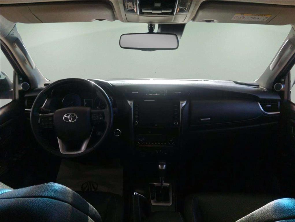 HILUX SW4 2.8 D-4D TURBO DIESEL SRX 7L 4X4 AUTOMÁTICO8
