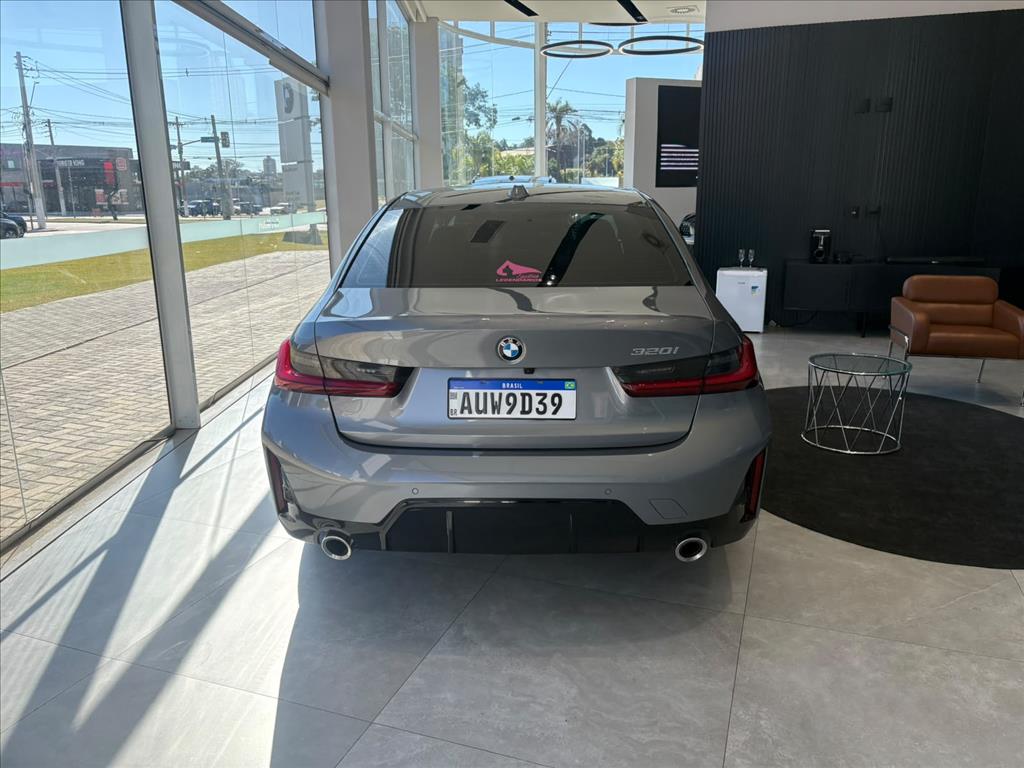 BMW-320i-2.0 16V TURBO FLEX M SPORT AUTOMÁTICO