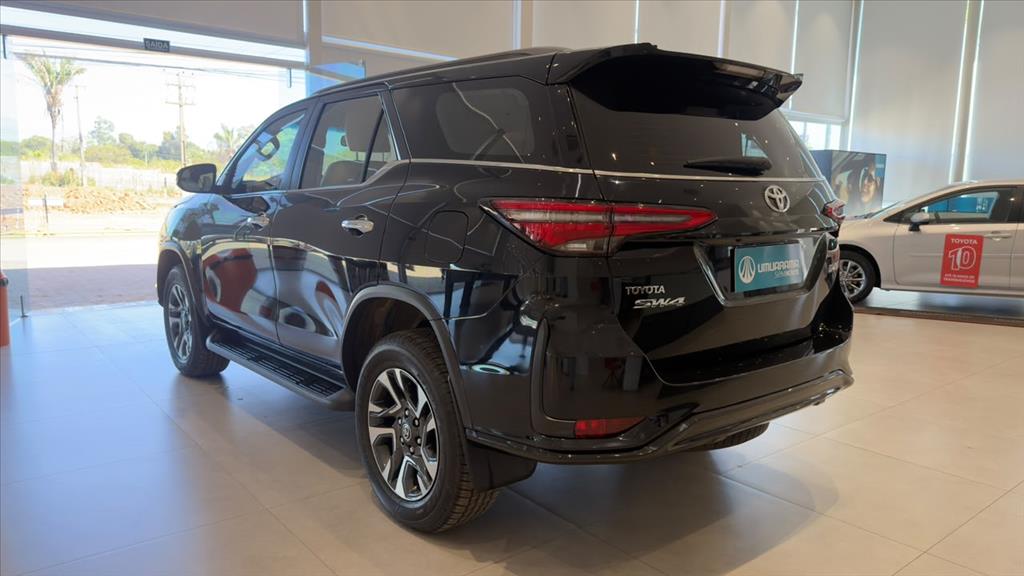 HILUX SW4 2.8 D-4D TURBO DIESEL DIAMOND 7L 4X4 AUTOMÁTICO2