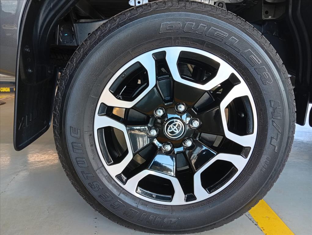 HILUX 2.8 D-4D TURBO DIESEL CD SRV 4X4 AUTOMÁTICO11