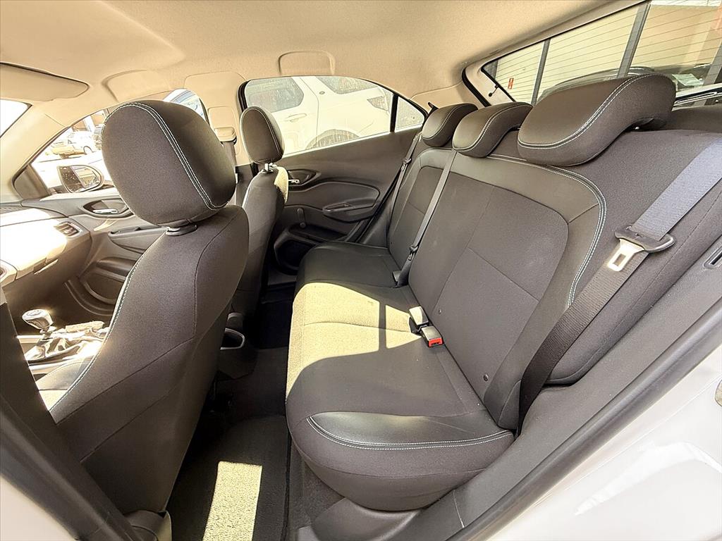 Chevrolet Onix - 1.0 MPFI LT 8V FLEX 4P MANUAL