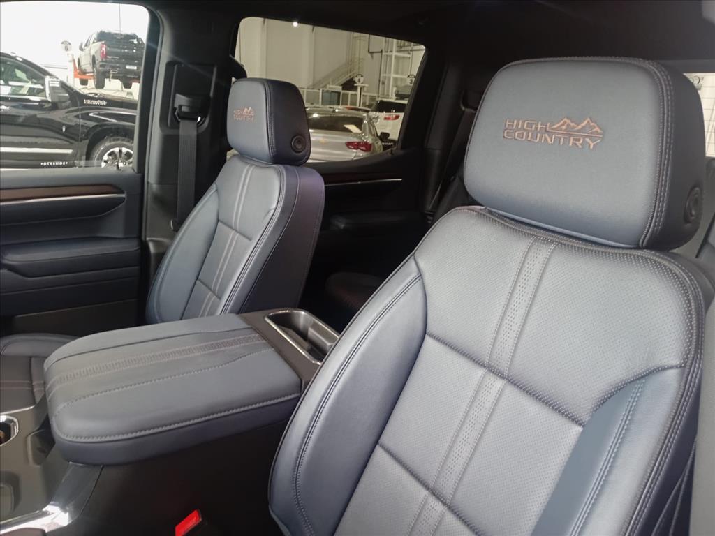 SILVERADO 5.3 V8 GASOLINA 1500 HIGH COUNTRY 4X4 AUTOMÁTICO