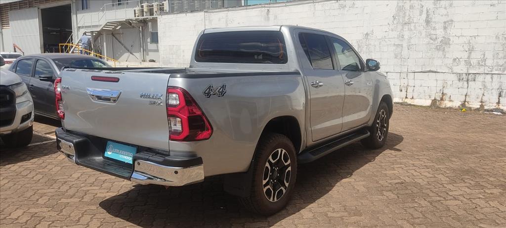 HILUX 2.8 D-4D TURBO DIESEL CD SRX 4X4 AUTOMÁTICO6