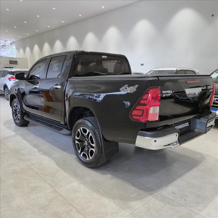 HILUX 2.8 D-4D TURBO DIESEL CD SRV 4X4 AUTOMÁTICO5