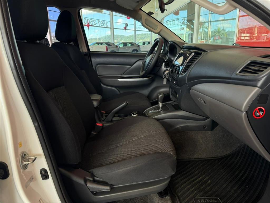 Mitsubishi-L200 TRITON-2.4 16V TURBO DIESEL OUTDOOR GLS CD 4X4 AUTOMÁTICO