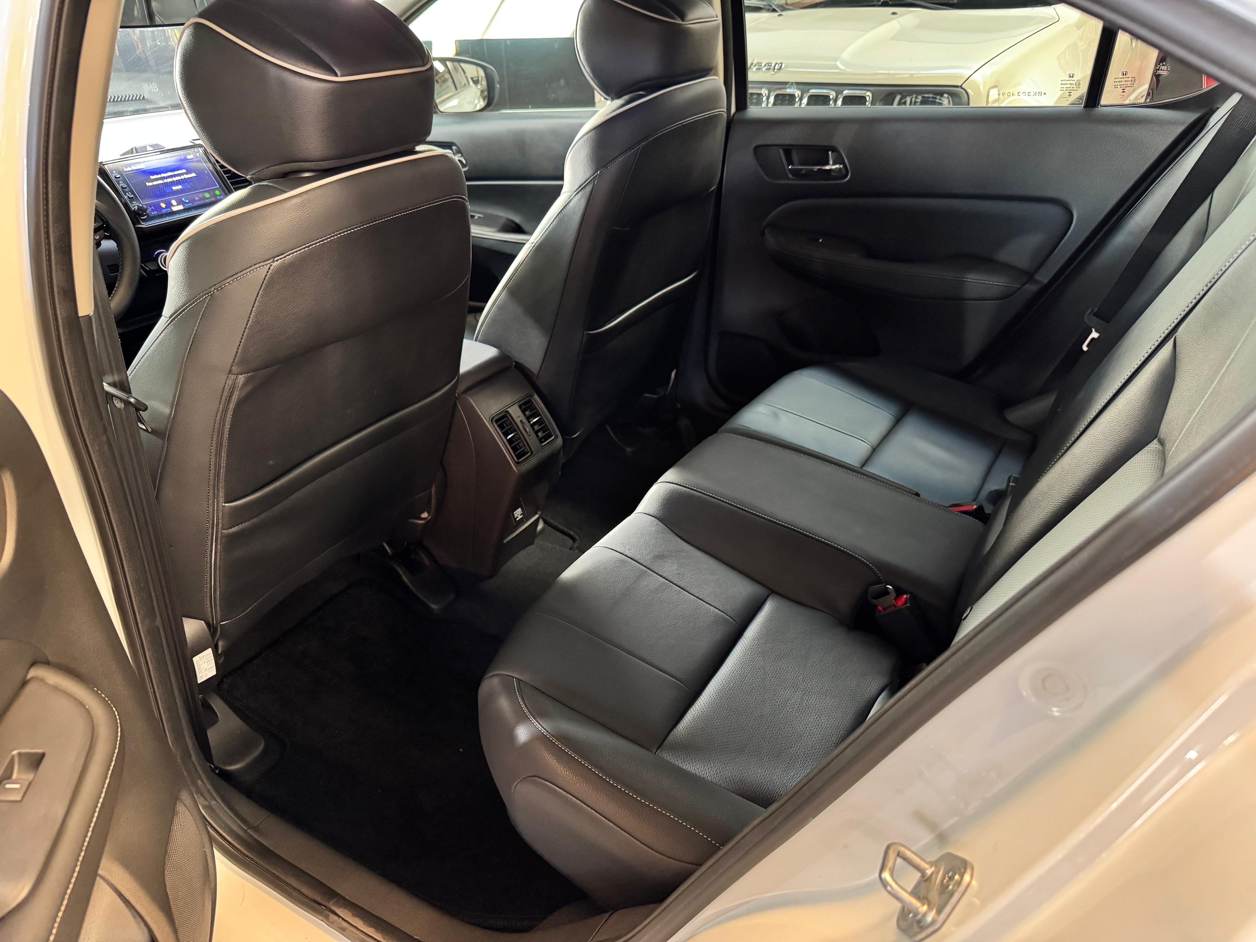 Honda-CITY-1.5 i-VTEC FLEX HATCH TOURING CVT