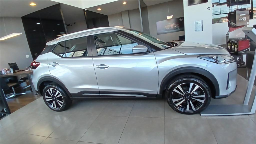 KICKS PLAY 1.6 16V FLEXSTART ADVANCE PLUS XTRONIC6