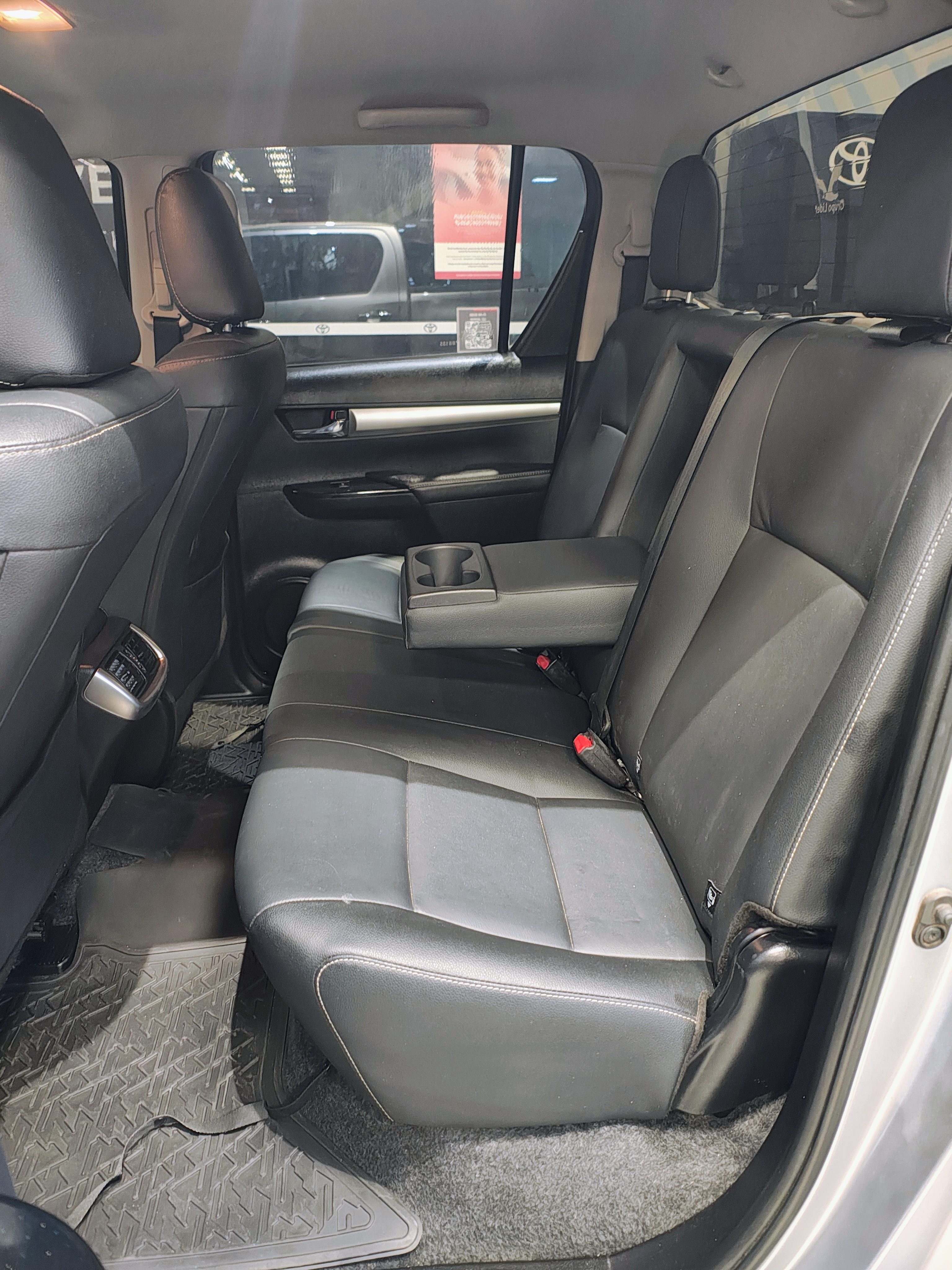 HILUX 2.8 D-4D TURBO DIESEL CD SRV 4X4 AUTOMÁTICO5