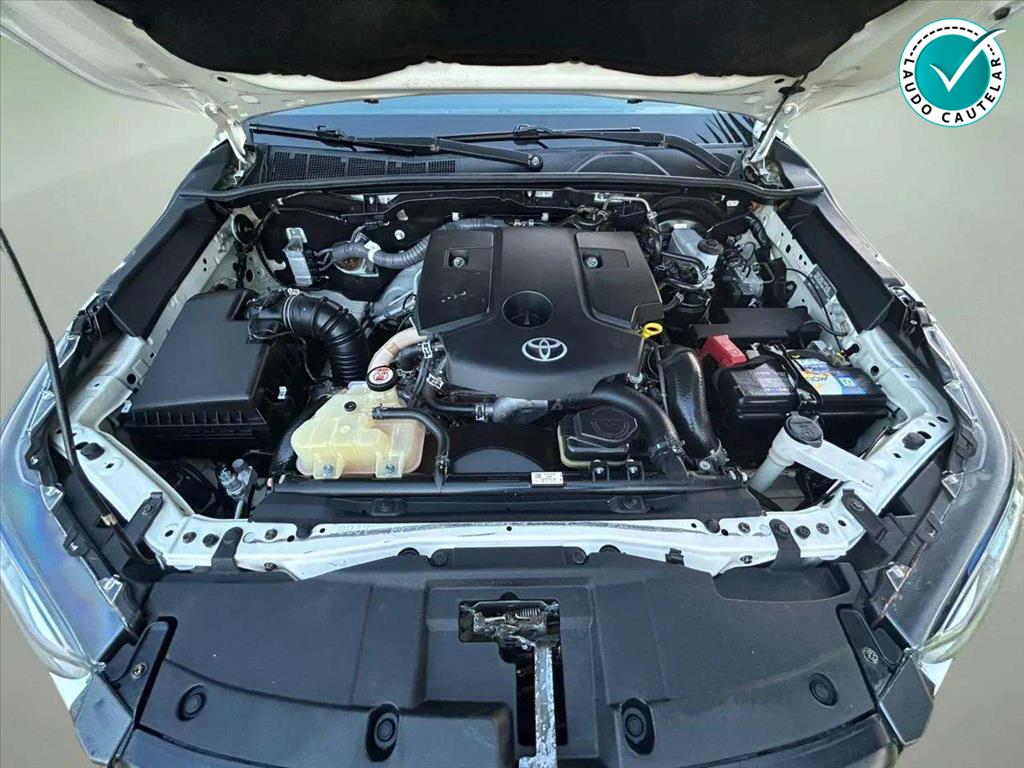 HILUX 2.8 D-4D TURBO DIESEL CD POWER PACK 4X4 MANUAL13