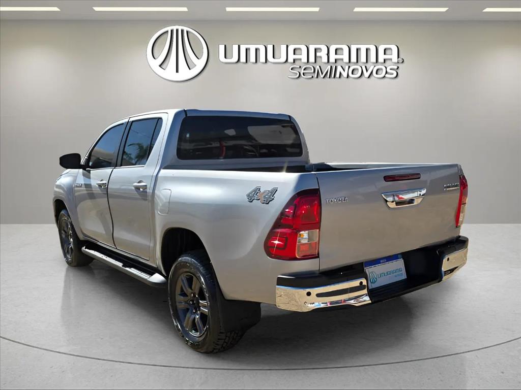 HILUX 2.8 D-4D TURBO DIESEL CD SR 4X4 AUTOMÁTICO3