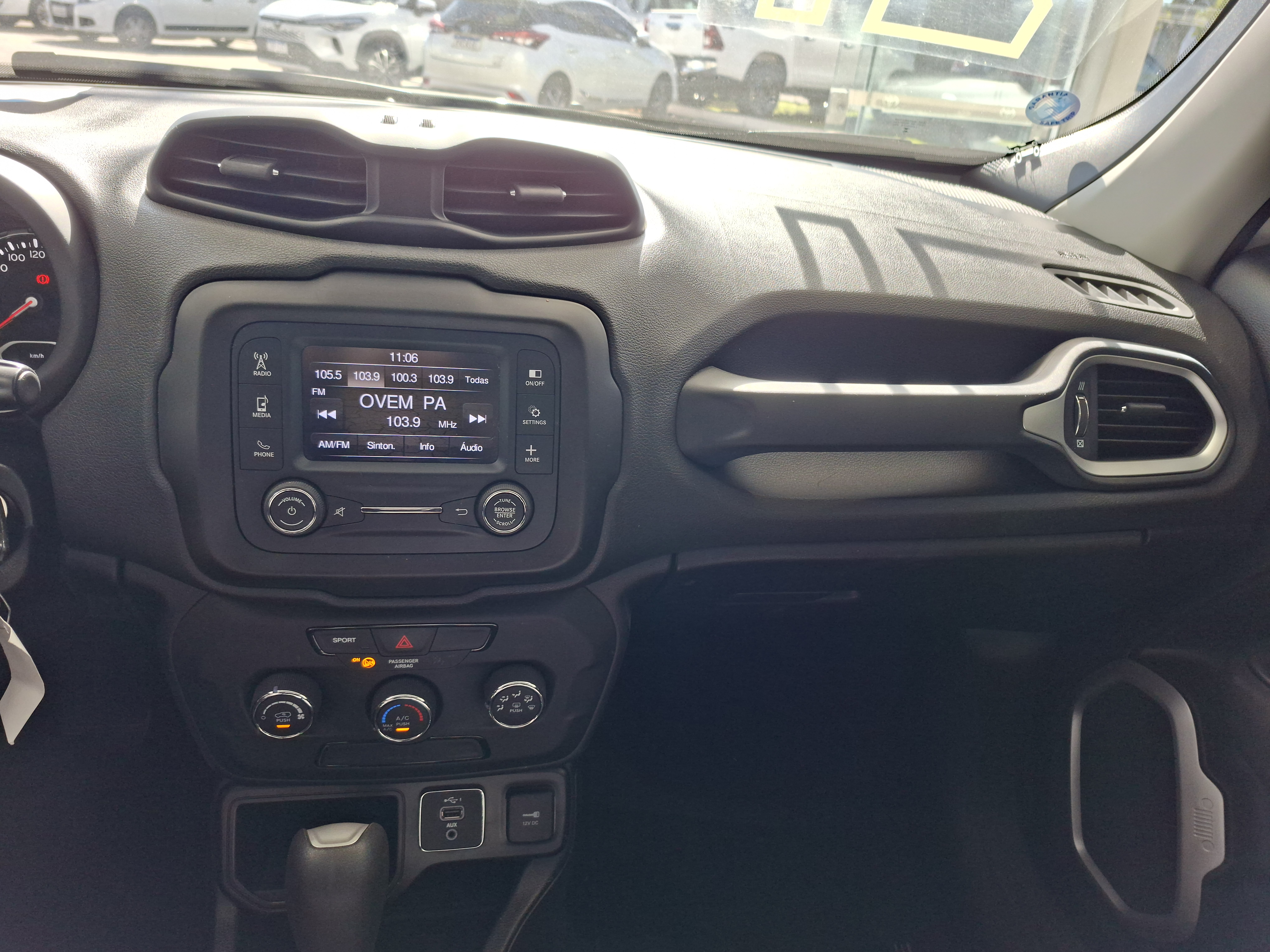RENEGADE 1.8 16V FLEX SPORT 4P AUTOMÁTICO10