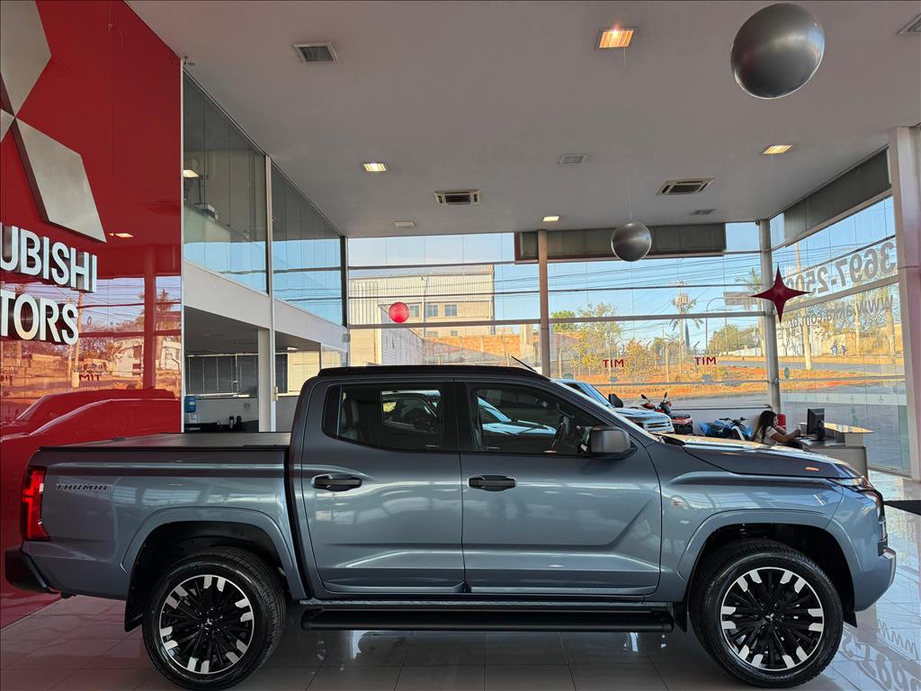 Mitsubishi-TRITON-2.4 BITURBO DIESEL CD TARMAC 4X2 AUTOMÁTICO