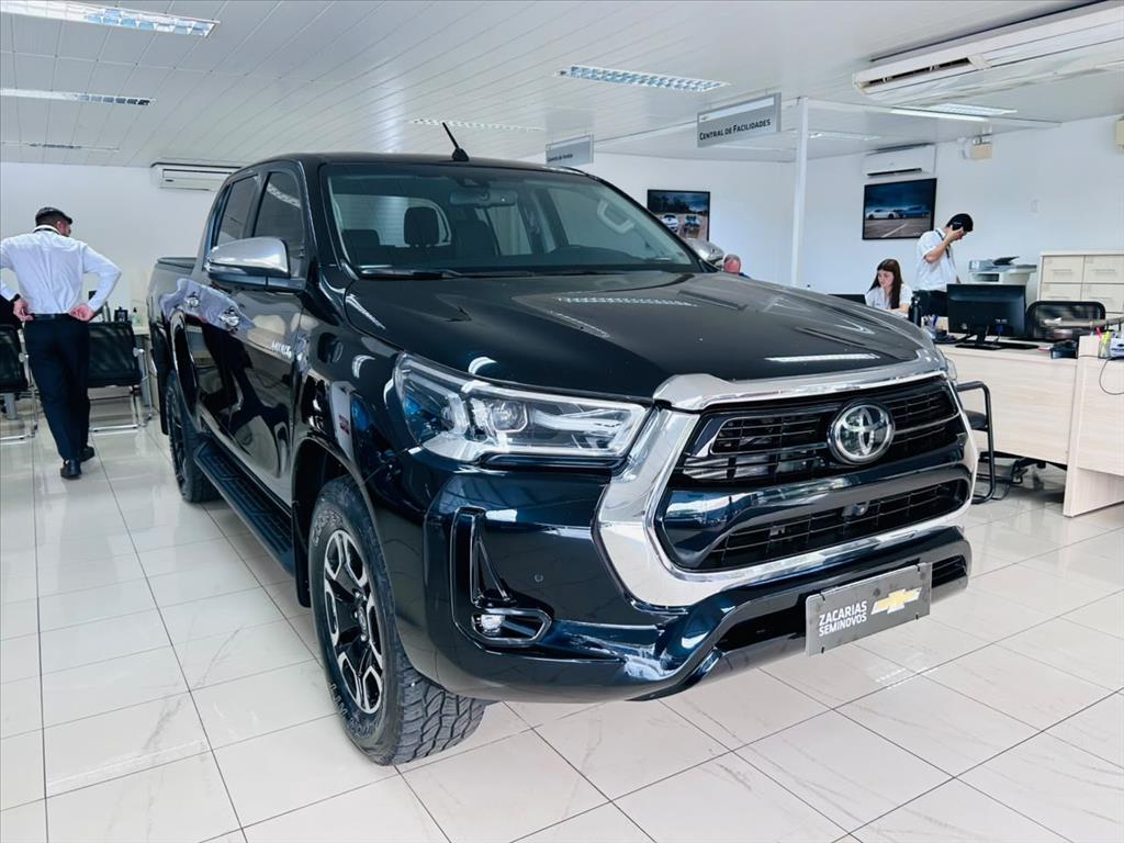 HILUX 2.8 D-4D TURBO DIESEL CD SRX 4X4 AUTOMÁTICO2
