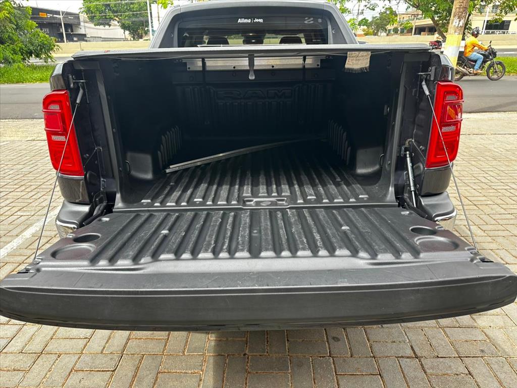 RAMPAGE 2.0 HURRICANE 4 TURBO GASOLINA LARAMIE 4X4 AUTOMÁTICO5