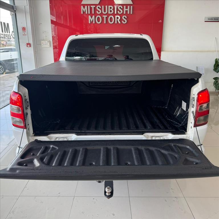 Mitsubishi-L200 TRITON-2.4 16V TURBO DIESEL SPORT GLS CD 4P 4X4 MANUAL