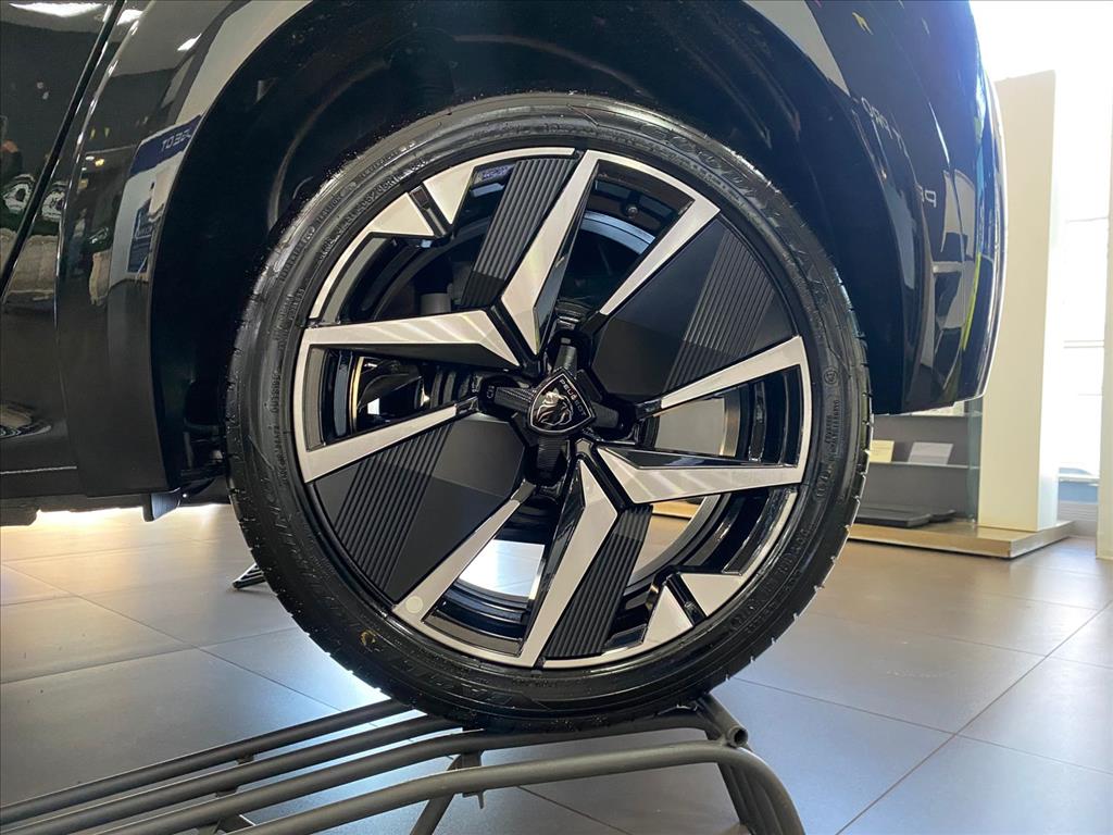 208 1.0 TURBO 200 FLEX GT CVT 208 1.0 TURBO 200 FLEX GT CVT