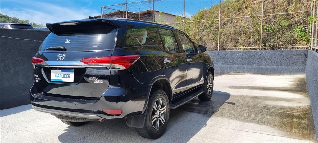 HILUX SW4 2.7 SRV 7 LUGARES 4X2 16V FLEX 4P AUTOMÁTICO5