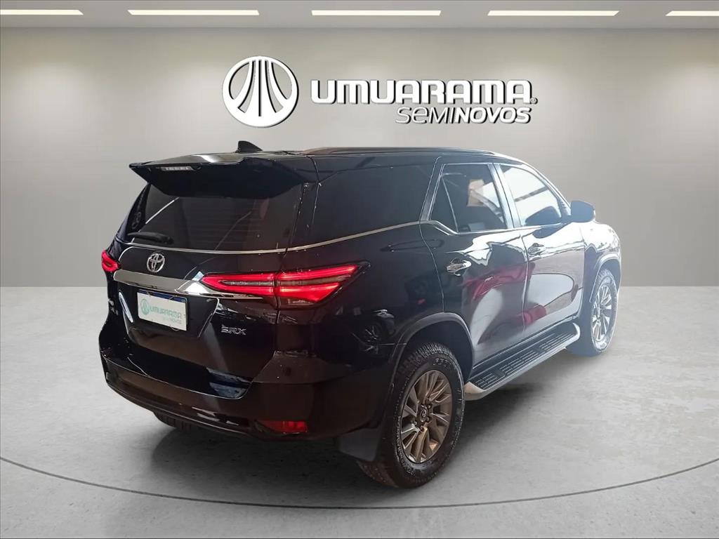 HILUX SW4 2.8 D-4D TURBO DIESEL SRX 7L 4X4 AUTOMÁTICO4