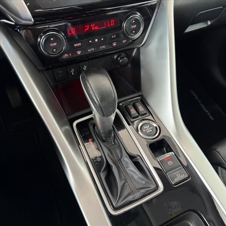 Mitsubishi-ECLIPSE CROSS-1.5 MIVEC TURBO GASOLINA HPE-S S-AWC CVT