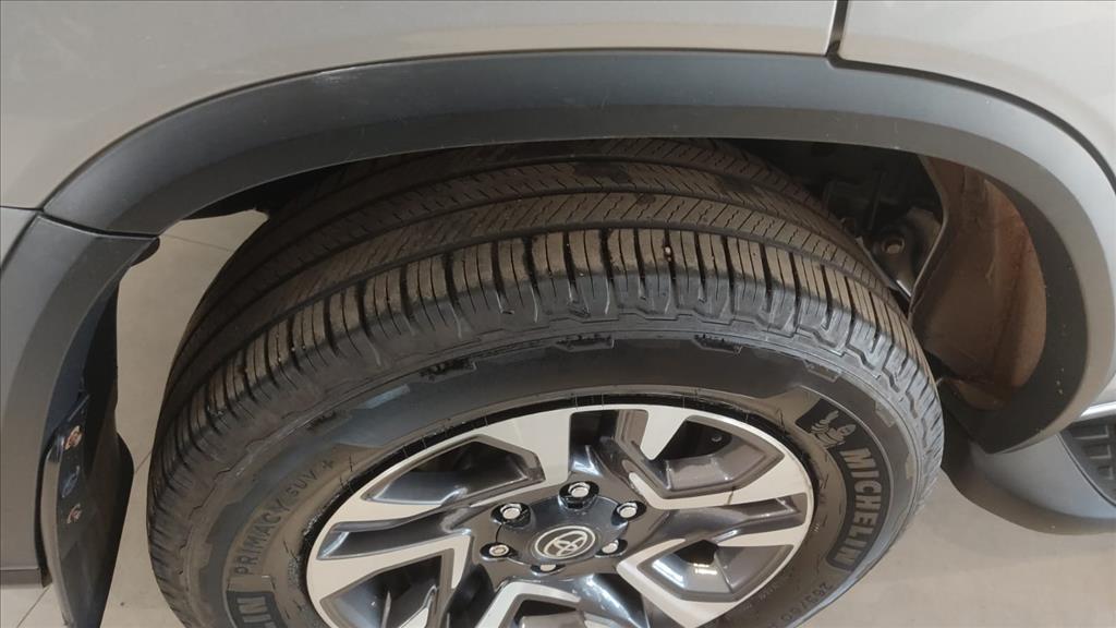 HILUX SW4 2.8 D-4D TURBO DIESEL SRX PLATINUM 7L 4X4 AUTOMÁTICO7
