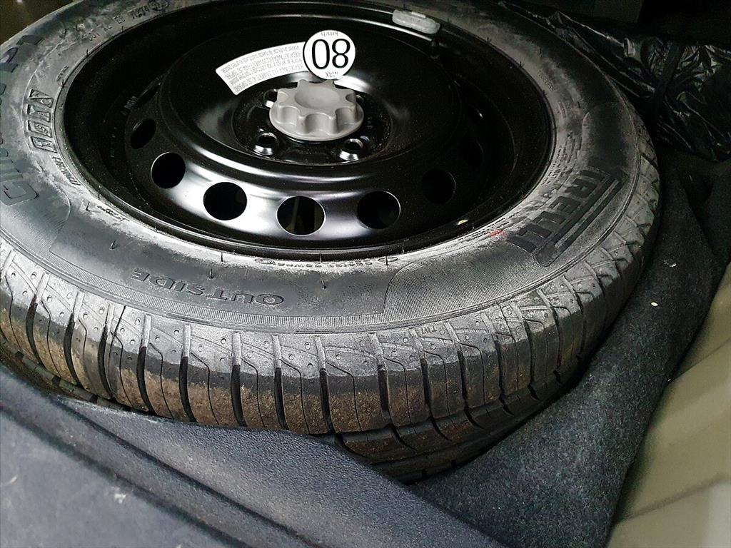 Toyota Yaris - 1.5 16V FLEX SEDAN XLS MULTIDRIVE