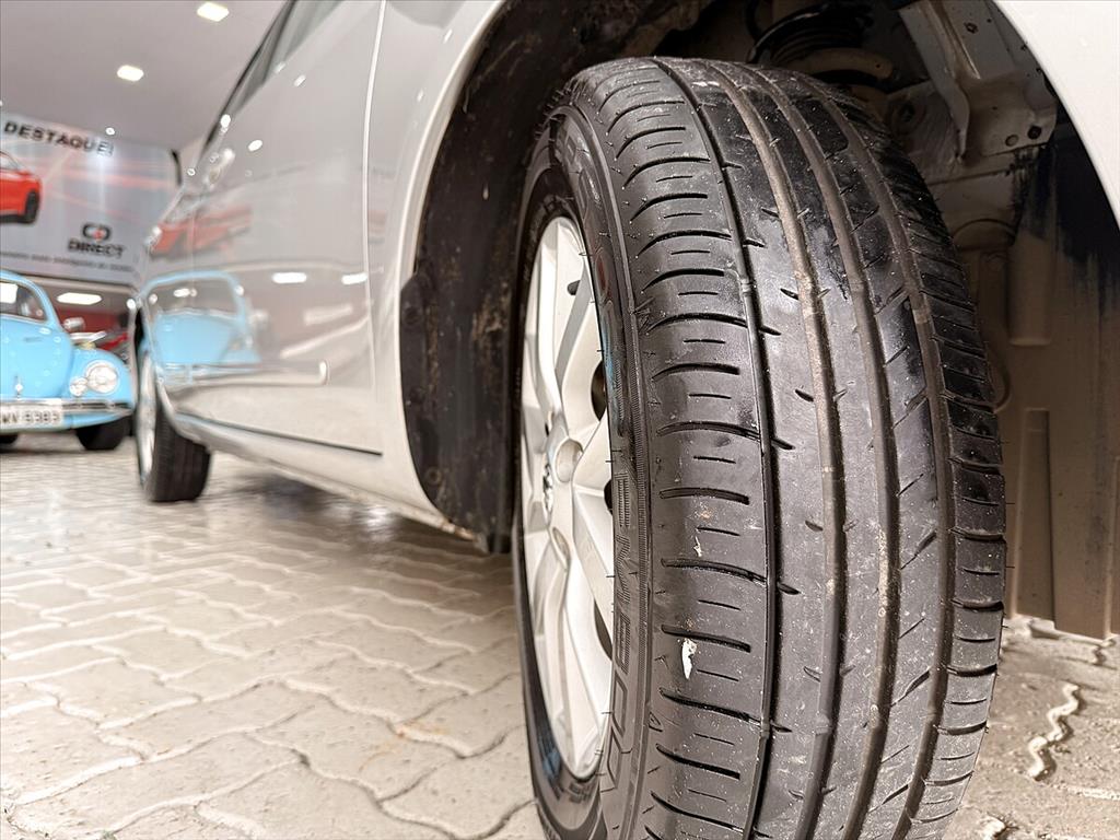 Nissan Versa - 1.6 16V FLEX SV 4P XTRONIC