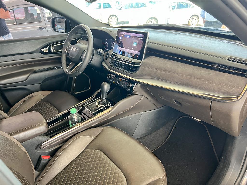 COMMANDER 1.3 T270 TURBO FLEX OVERLAND AT6