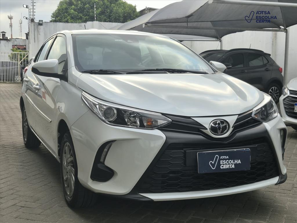 Toyota YARIS 2024