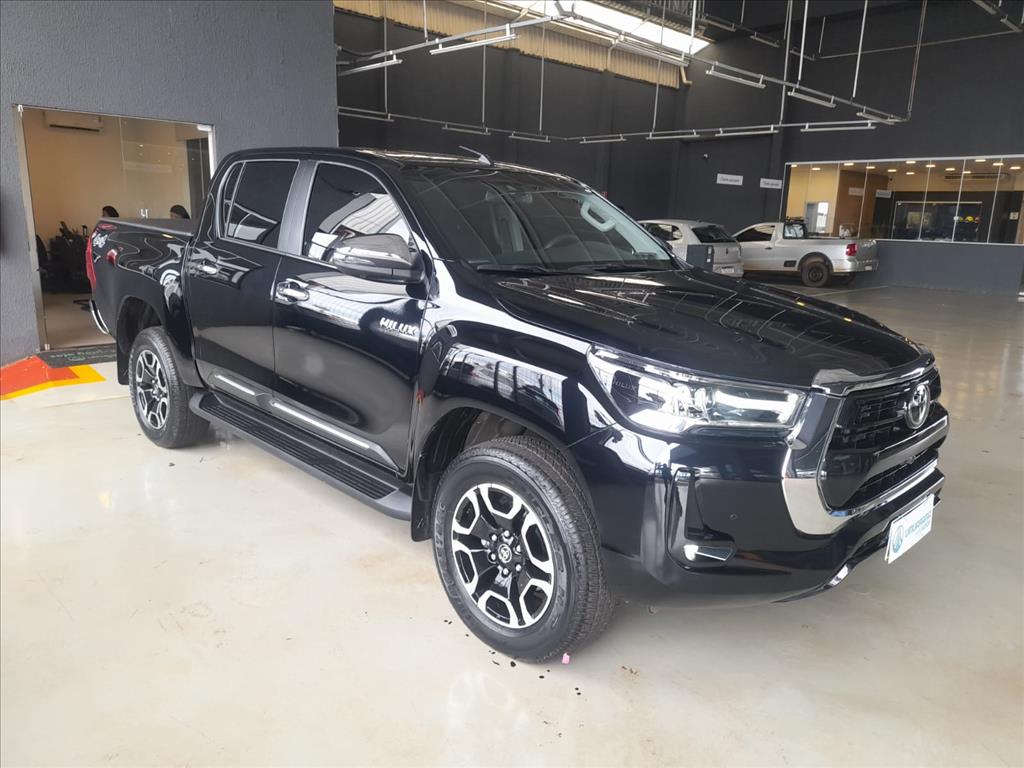HILUX 2.8 D-4D TURBO DIESEL CD SRX 4X4 AUTOMÁTICO2
