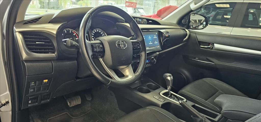 HILUX 2.8 D-4D TURBO DIESEL CD SR 4X4 AUTOMÁTICO11