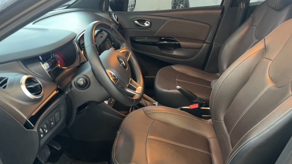 Renault-CAPTUR-1.3 TCE FLEX ICONIC X-TRONIC