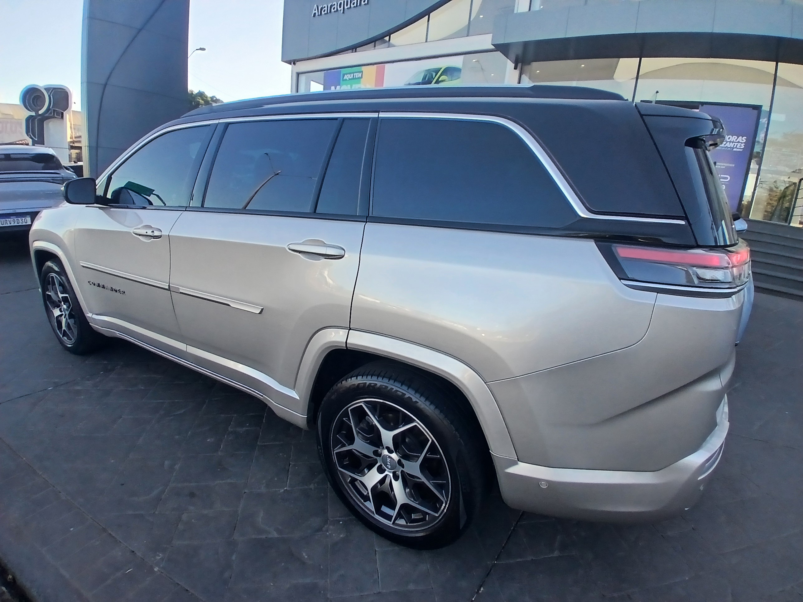 COMMANDER 1.3 T270 TURBO FLEX OVERLAND AT64